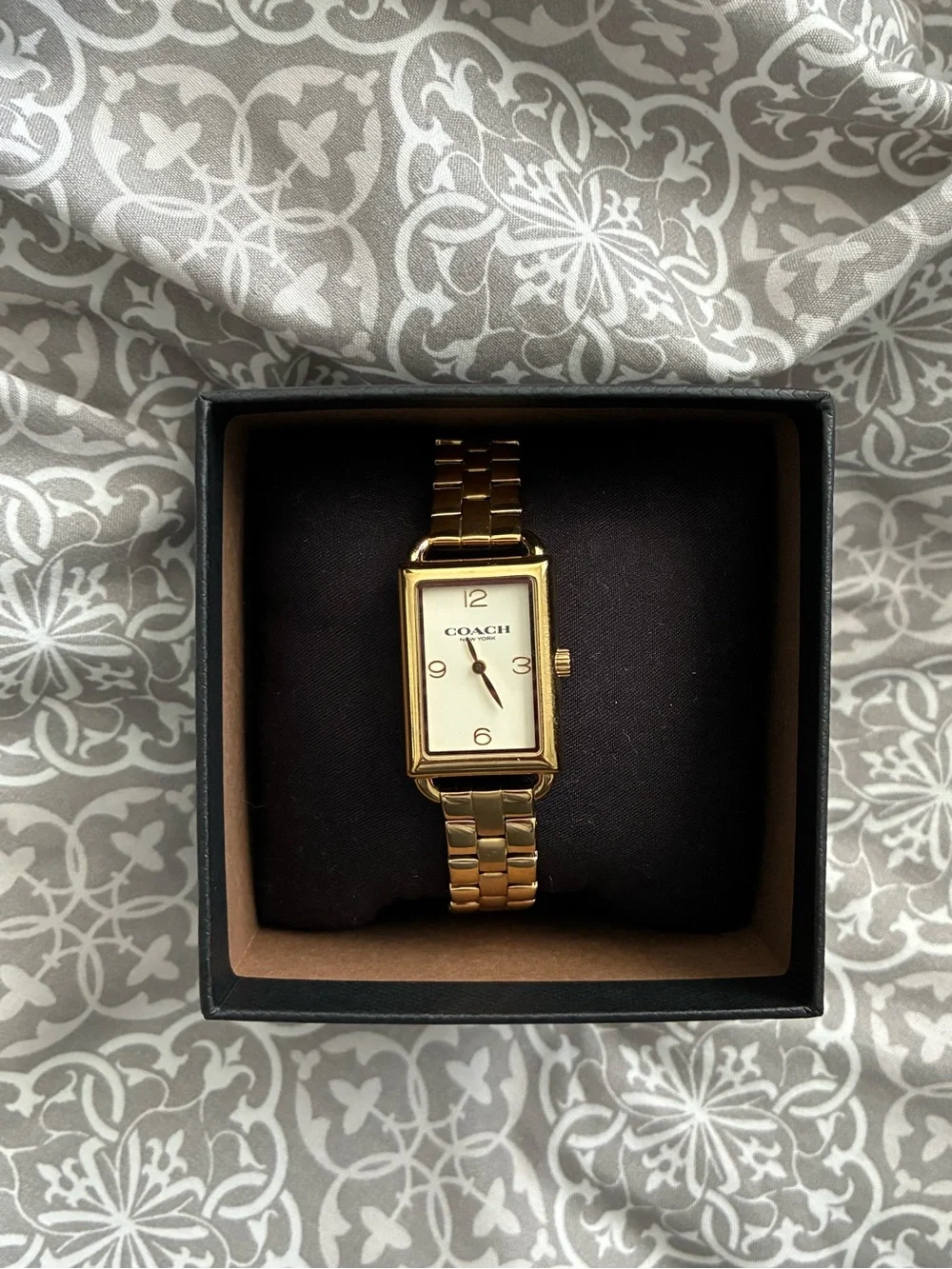 Liz Watch, 30 Mm X 22 Mm